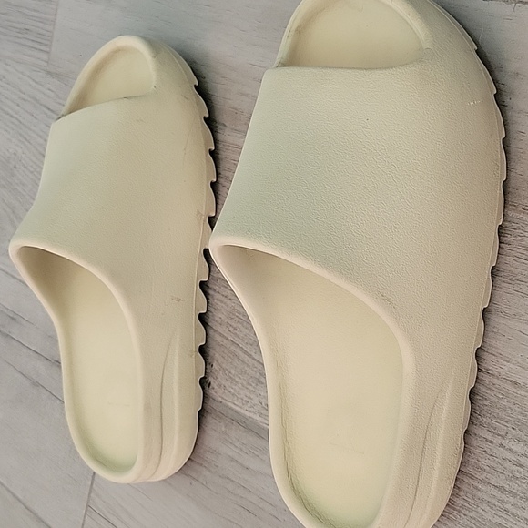 Adidas Yeezy Slide Bone - Picture 4 of 10